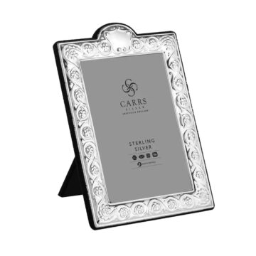 Carrs Silver - Traditional 6" x 4" Sterling Silver Photo Frame With Grey Velvet Back