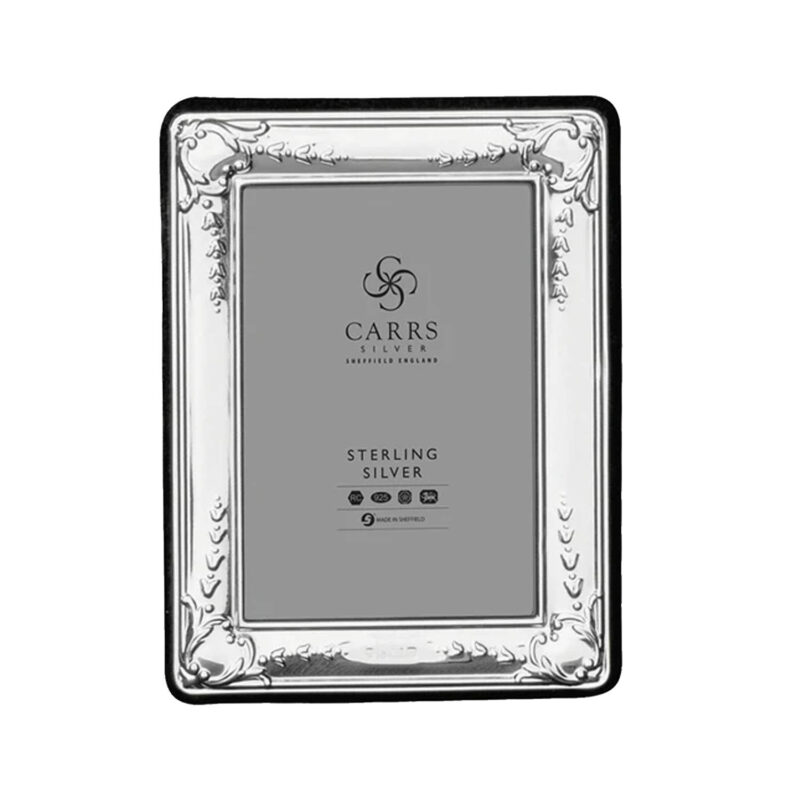 Carrs Silver - Traditional 3.5" x 2.5" Sterling Silver Photo Frame With Grey Velvet Back